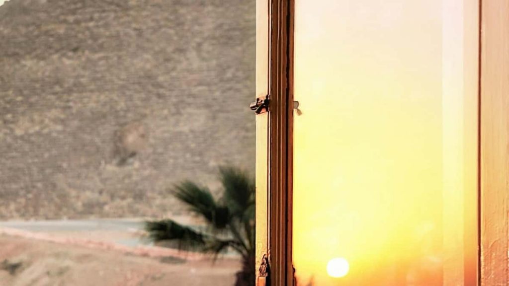 给在中国的广告主：一步步找到并合作瑞士本地 Snapchat 创作者，打造城市向导内容的实操策略、渠道、谈判技巧与风险注意点。