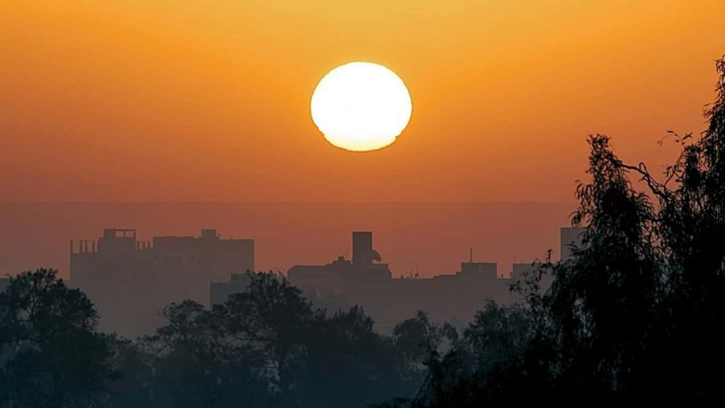 面向在中国的游戏/出海创作者，实操拆解如何在抖音上联系阿尔及利亚品牌，策划并落地游戏Key抽奖合作。含沟通模板、合规提示与衡量指标。