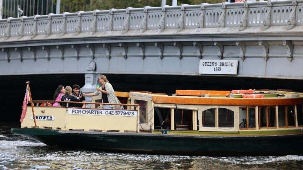 面向中国创作者的实战指南：在Chingari上找到智利品牌、争取UGC合作的策略、渠道和落地步骤。