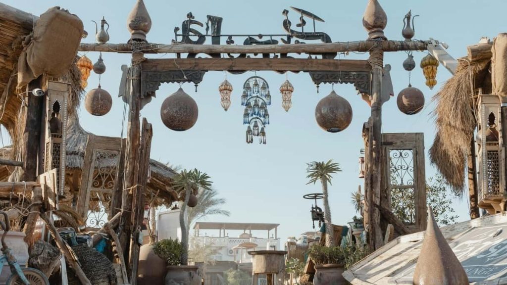 面向中国创作者：实操性方法，如何在Hulu上接触立陶宛品牌并把“必买”单品推给观众，含选品、联络、内容脚本与变现路径。