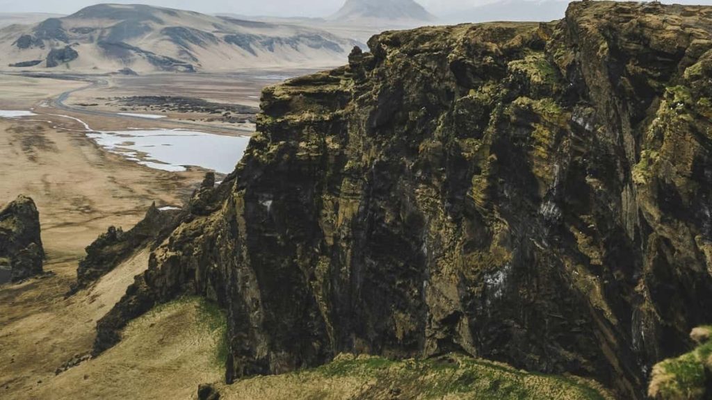 面向在中国的创作者：实操步骤、话术范例和合规注意，教你如何在TikTok上触达马耳他品牌并策划高效抽奖合作。