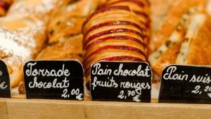 给中国创作者的实用攻略：如何接触在Netflix出现或联名的黑山（Montenegro）品牌，争取品牌大使合作流程与本地化玩法。