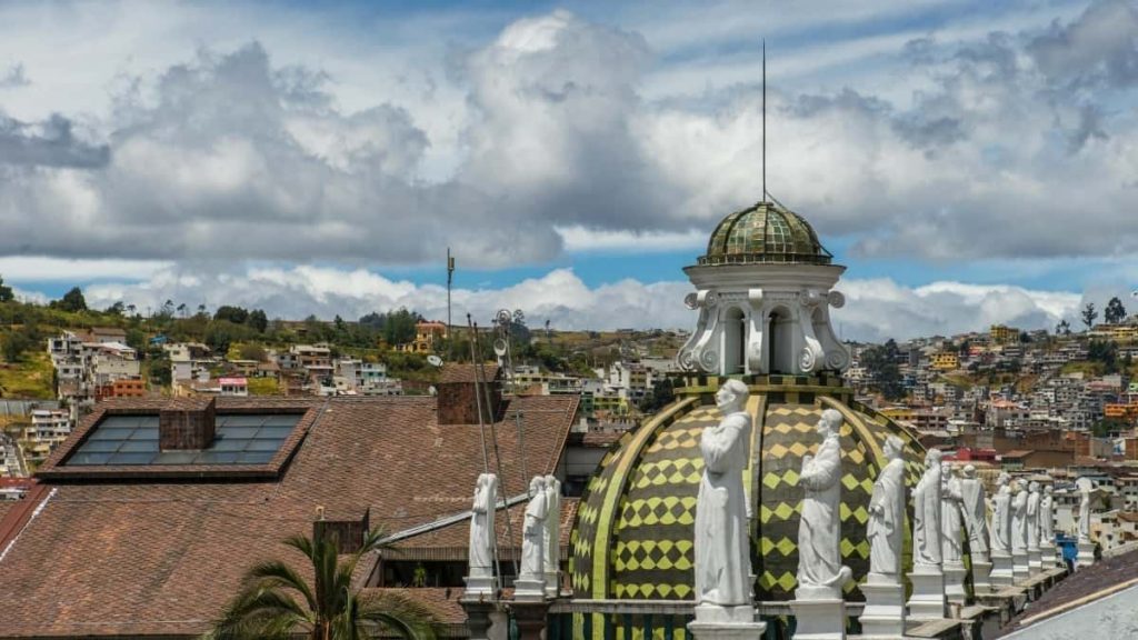 面向中国创作者的实战指南：如何在Discord上接触韩国品牌并合作拍摄 GRWM（Get Ready With Me）视频，含话术、渠道、模板和风险提示。