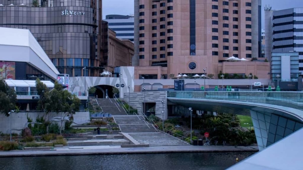 面向中国广告主：实战方法与渠道，教你在2026年找到突尼斯OnlyFans创作者并把流量导到落地页。