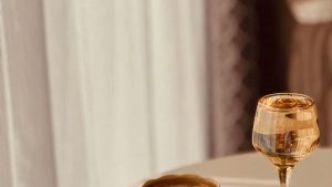 面向中国短视频创作者，实战拆解如何通过Lazada、Zalo、MoMo接触越南品牌，谈判联名或带货旅行Vlog的流程与技巧。