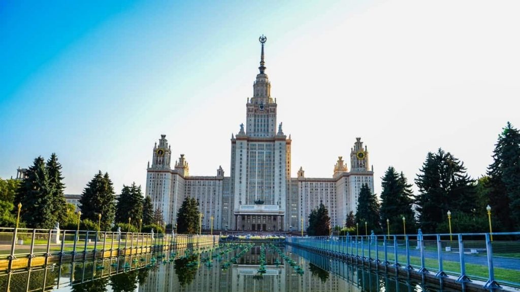 面向中国创作者：如何借助YouTube新工具和平台信号，高效触达希腊品牌并推送前后对比视频的实战指南。